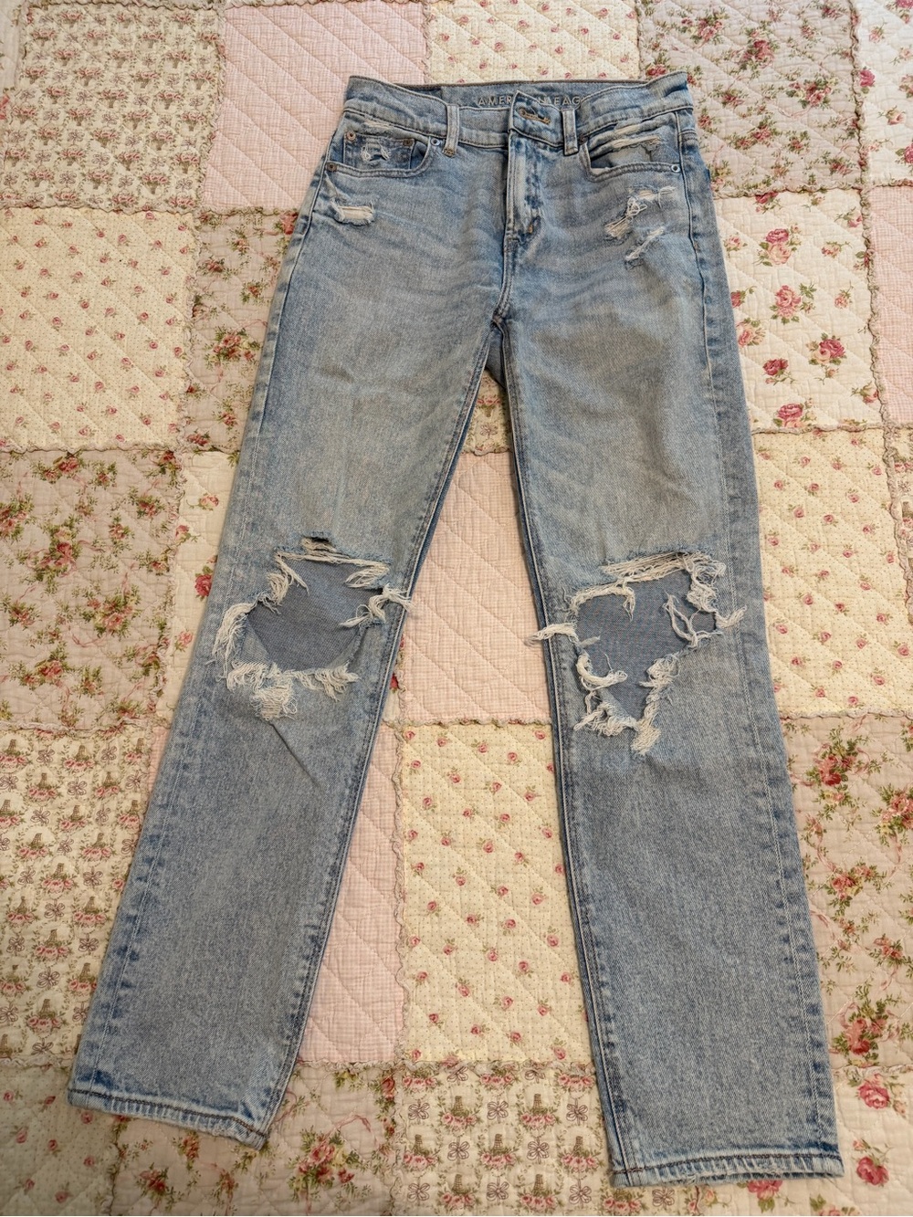 American Eagle Outfitters Light Wash Distressed Straight Leg Jeans